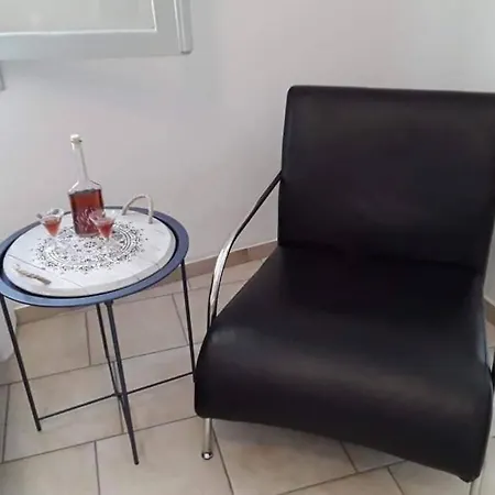 Art Apartment *