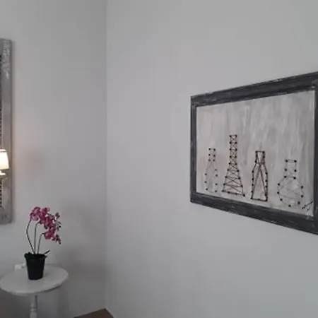 Art Apartment *